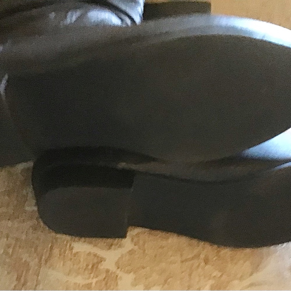 Black LEATHER Boot - Picture 4 of 4